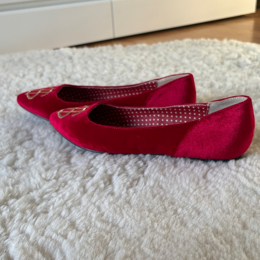 Red Pointed Velvet Flats with Gold Dollar Emblem BAIT Size 7.5 (fit size 7 best) - Picture 4 of 5
